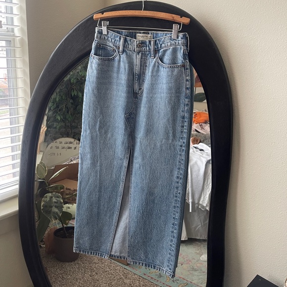 A&F denim maxi skirt - Picture 2 of 4